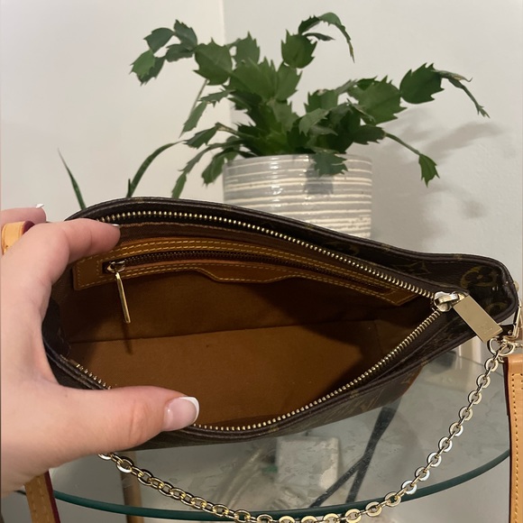 SOLD - Louis Vuitton trotteur bag - Picture 6 of 11